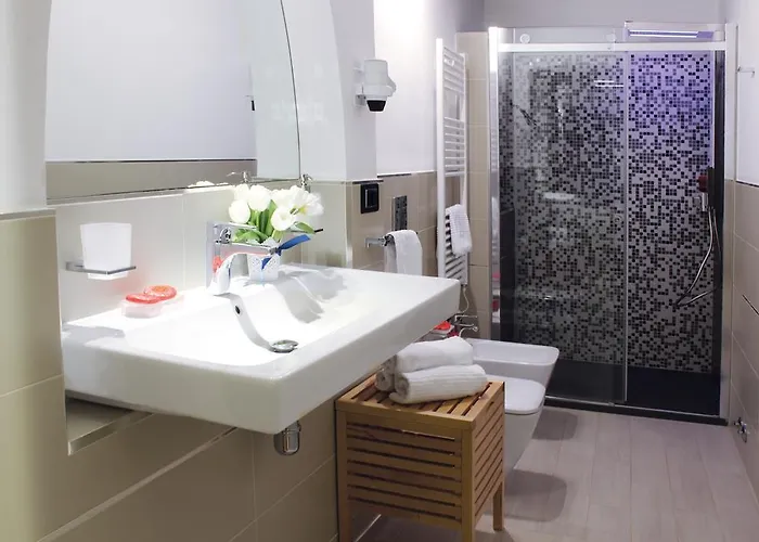 Hub Navona Oda ve Kahvaltı 4*