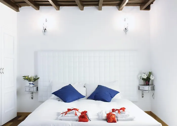 Hub Navona Oda ve Kahvaltı 4*
