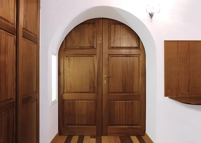 Hub Navona Oda ve Kahvaltı 4*